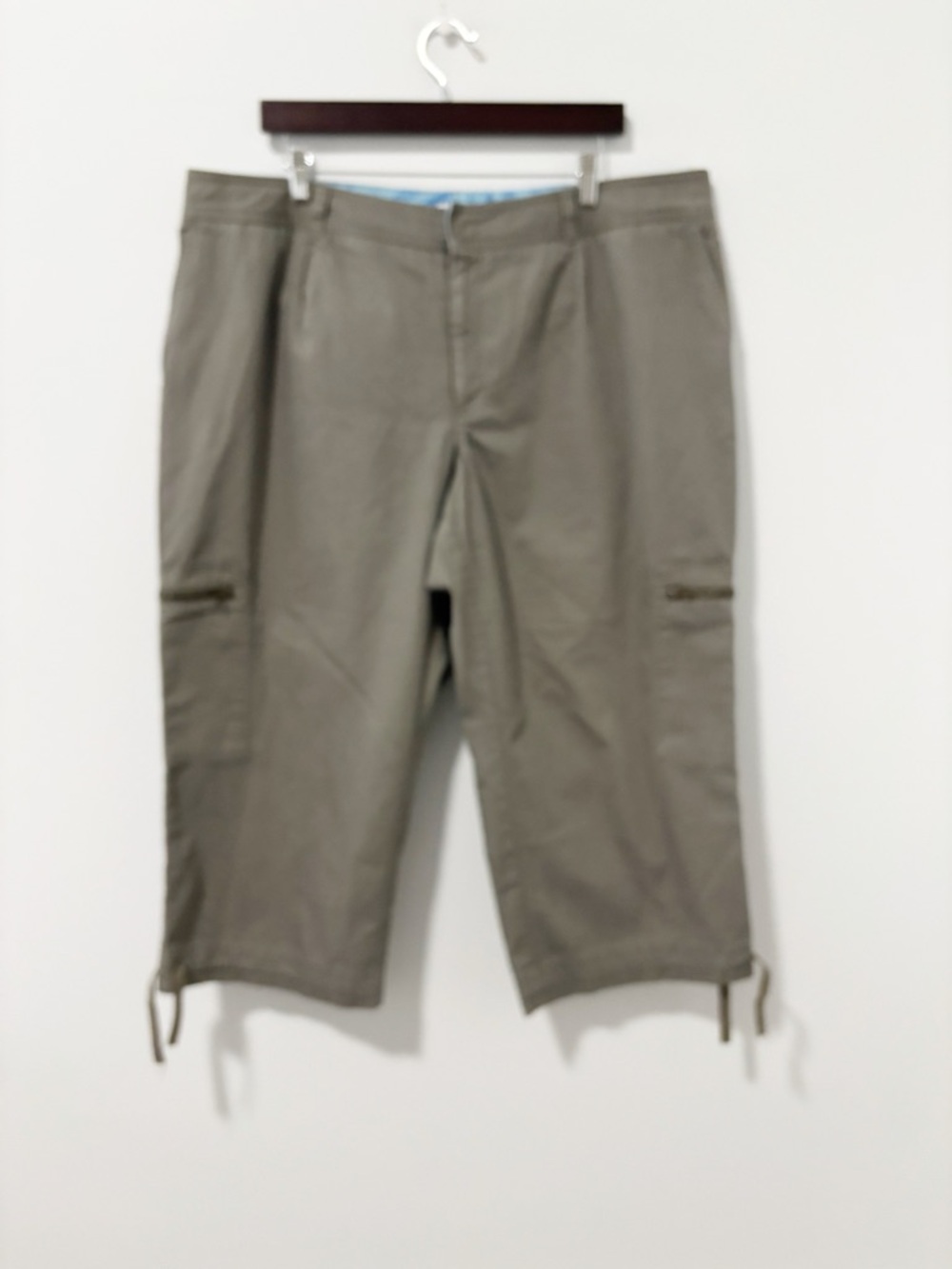 Izod Cargo Capris Pants Womens Size 20W Olive Green Outdoor Normcore Casual